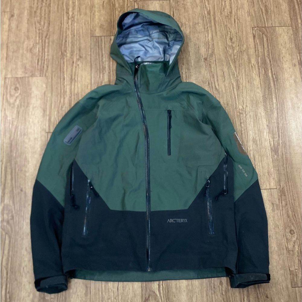 ARC’TERYX GORE-TEX